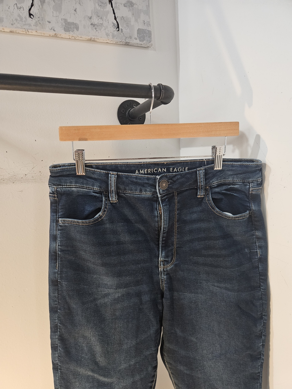American Eagle Hi-Rise Jegging Jeans - Picture 2 of 8